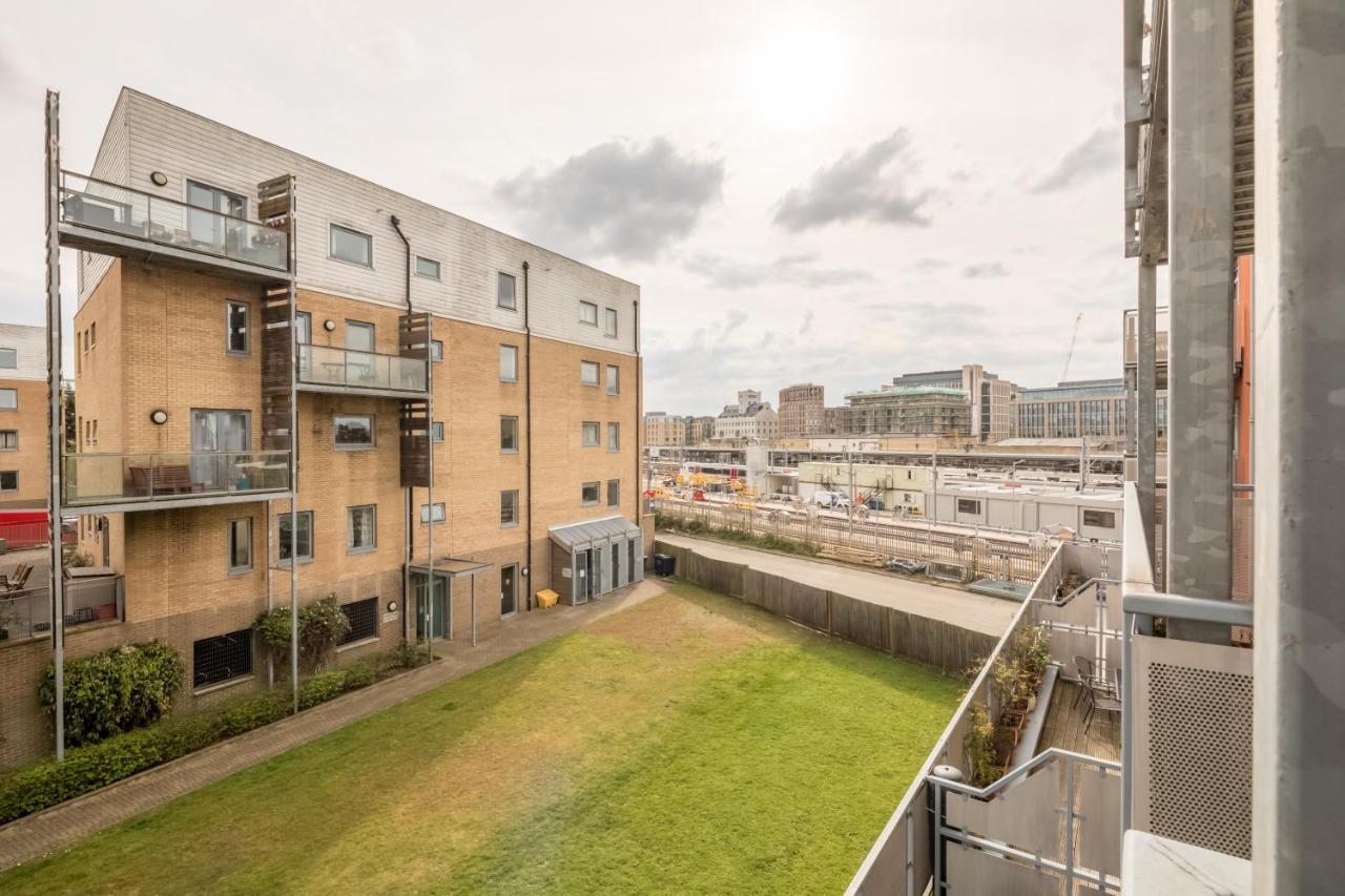Executive 2Br Apartment Next To Station + Parking Cambridge  Exterior photo