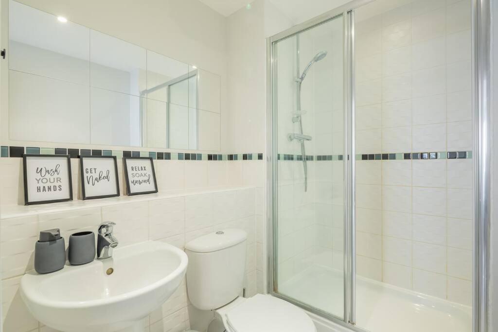 Executive 2Br Apartment Next To Station + Parking Cambridge  Exterior photo