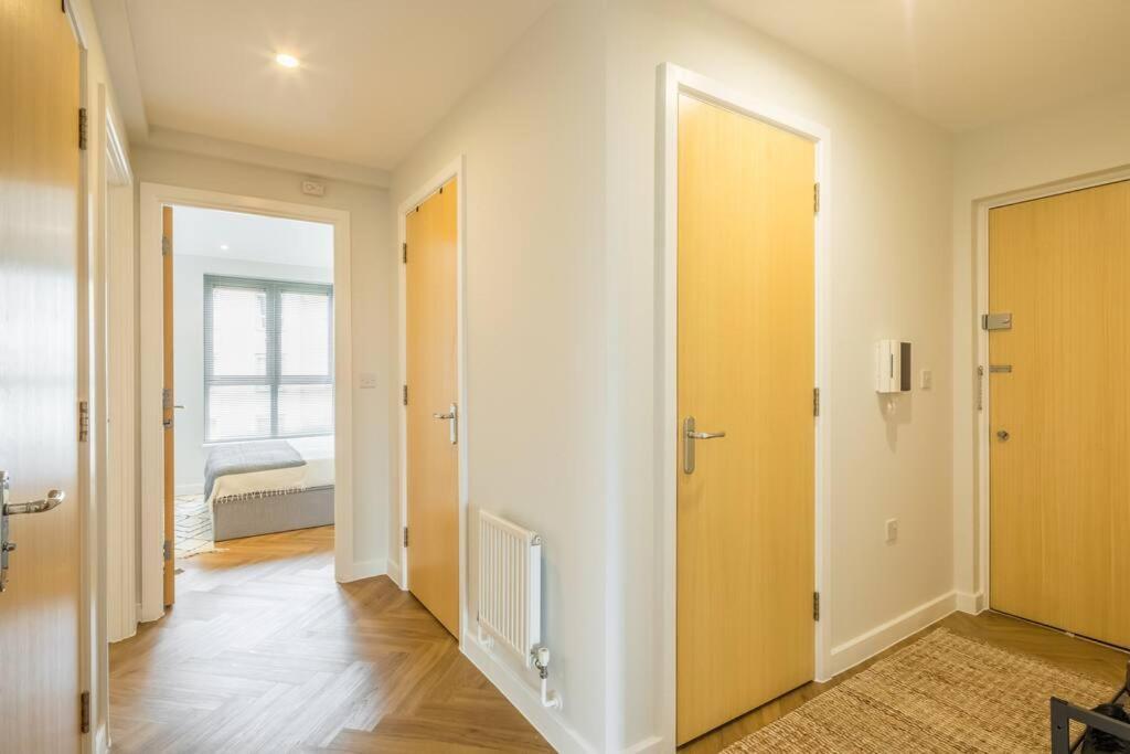 Executive 2Br Apartment Next To Station + Parking Cambridge  Exterior photo