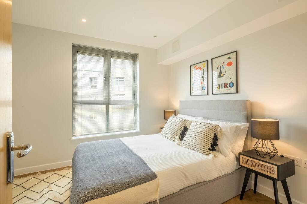 Executive 2Br Apartment Next To Station + Parking Cambridge  Exterior photo